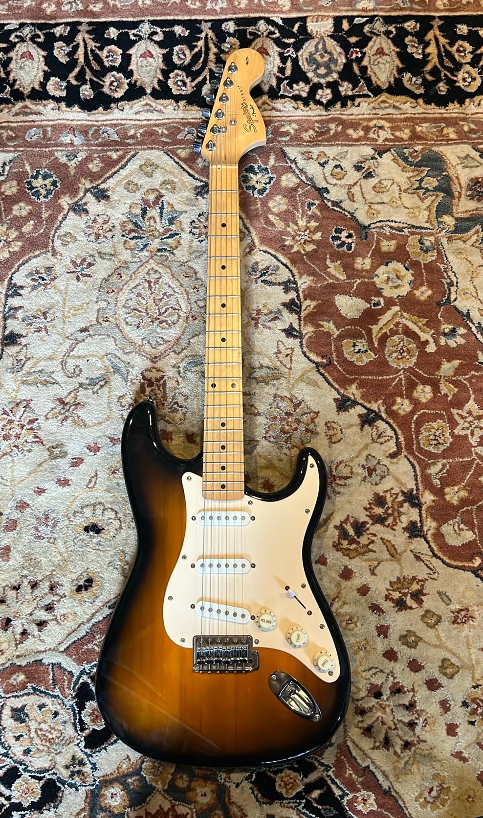 Elektrische gitaar, Fender Squier Strat, sunburst, Muziek en Instrumenten, Versterkers | Bas en Gitaar, Ophalen of Verzenden, Zo goed als nieuw