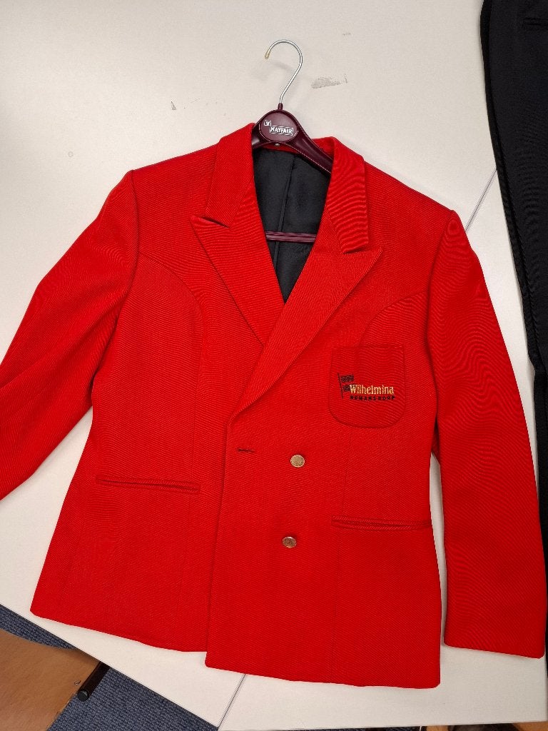 Rode Colberts met Zwarte Broek - Muziek/Carnaval Uniformen, Ophalen, Gedragen, Overige maten, Rood