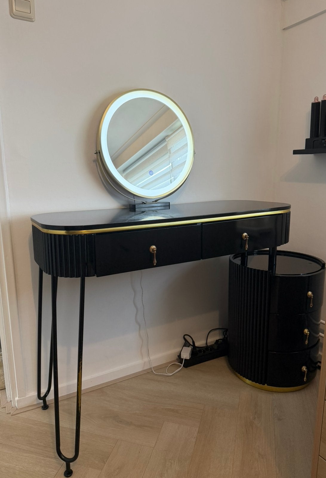 Luxe zwarte kaptafel met goud – inclusief spiegel & krukje, Ophalen, 100 tot 150 cm, Rond, Zo goed als nieuw