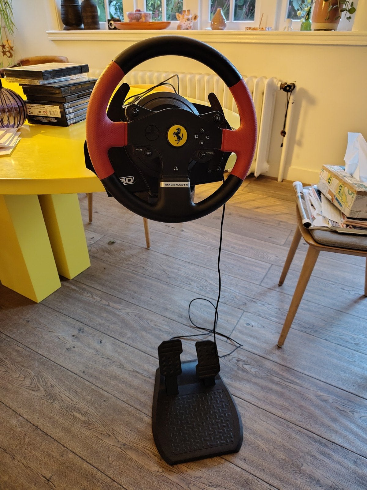 Thrustmaster T150 Ferrari racestuur met pedalen, Spelcomputers en Games, Ophalen of Verzenden, Gebruikt, Stuur of Pedalen, PlayStation 3