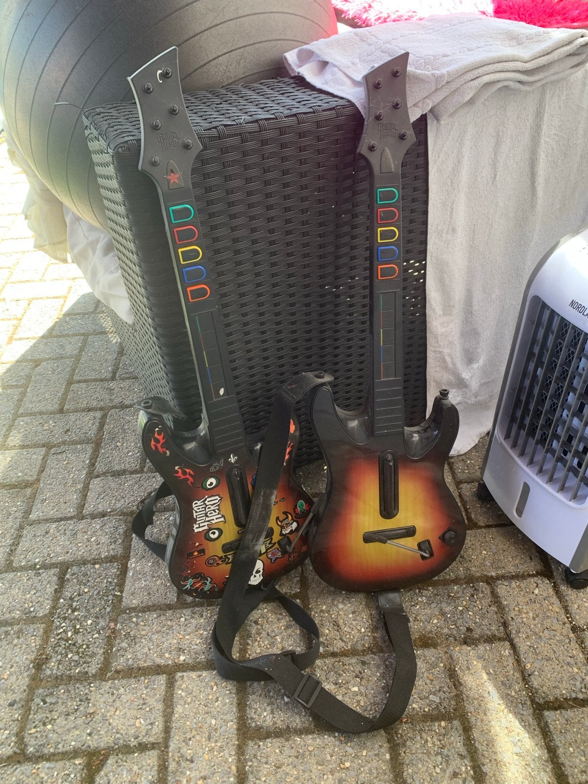Guitar Hero PS2 Controllers - Set van 2, Spelcomputers en Games, Spelcomputers | Overige, Gebruikt, Sony, Ophalen