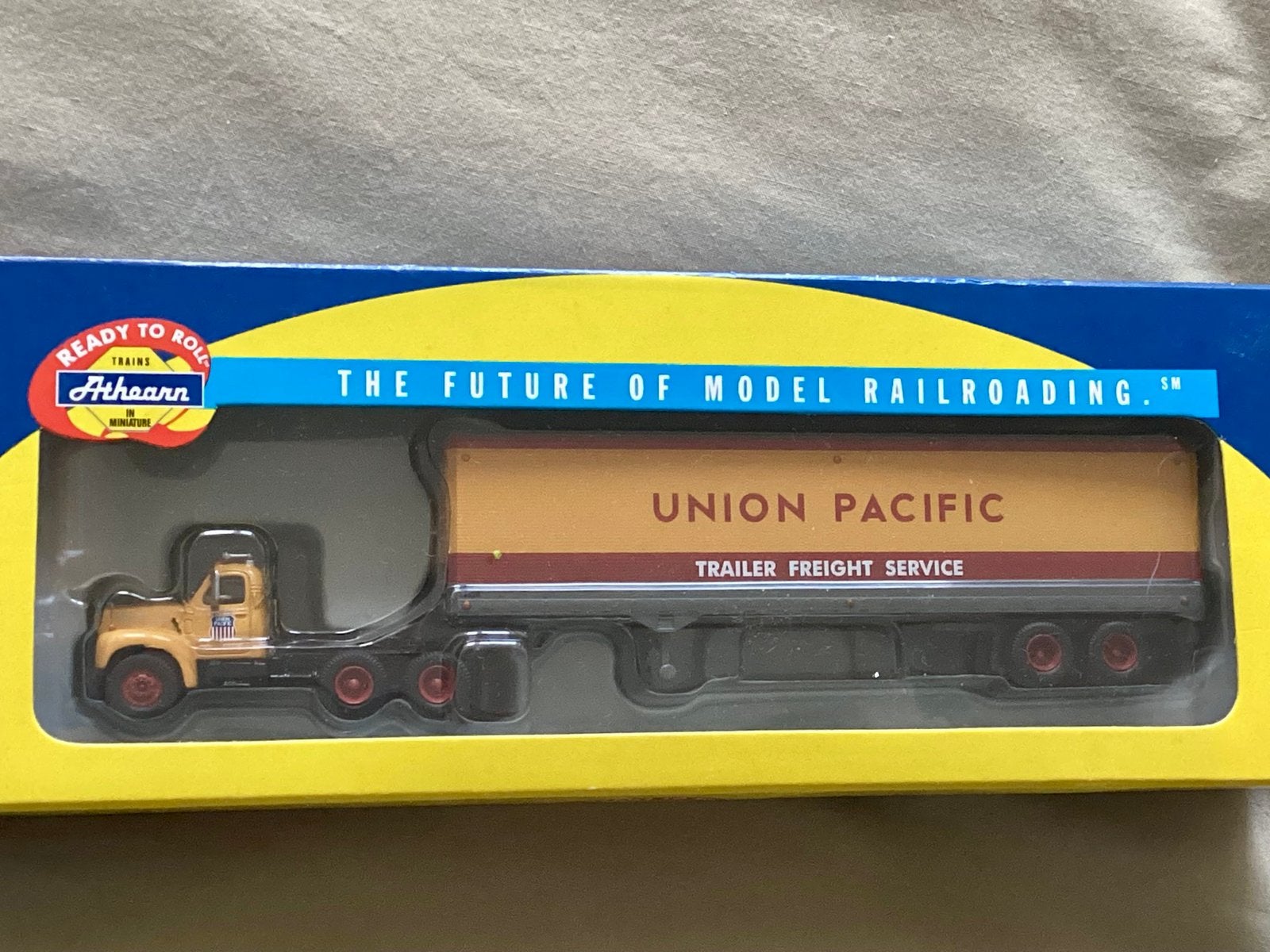 Athearn USA : Mack truck “Union Pacific” collectors model HO, Hobby en Vrije tijd, Bachmann, Gelijkstroom of Wisselstroom, Ophalen of Verzenden
