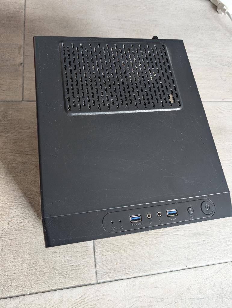 Kolink satellite mini-itx micro ATX empty computer met fan, Computers en Software, Computerbehuizingen, Ophalen, Gebruikt