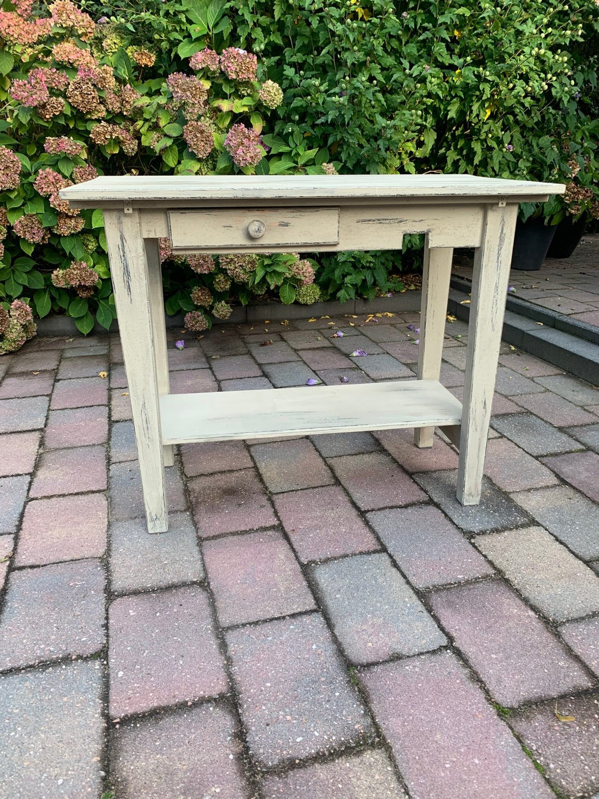 Brocante tafeltje/sidetable met onderplank, Antiek en Kunst, Ophalen of Verzenden