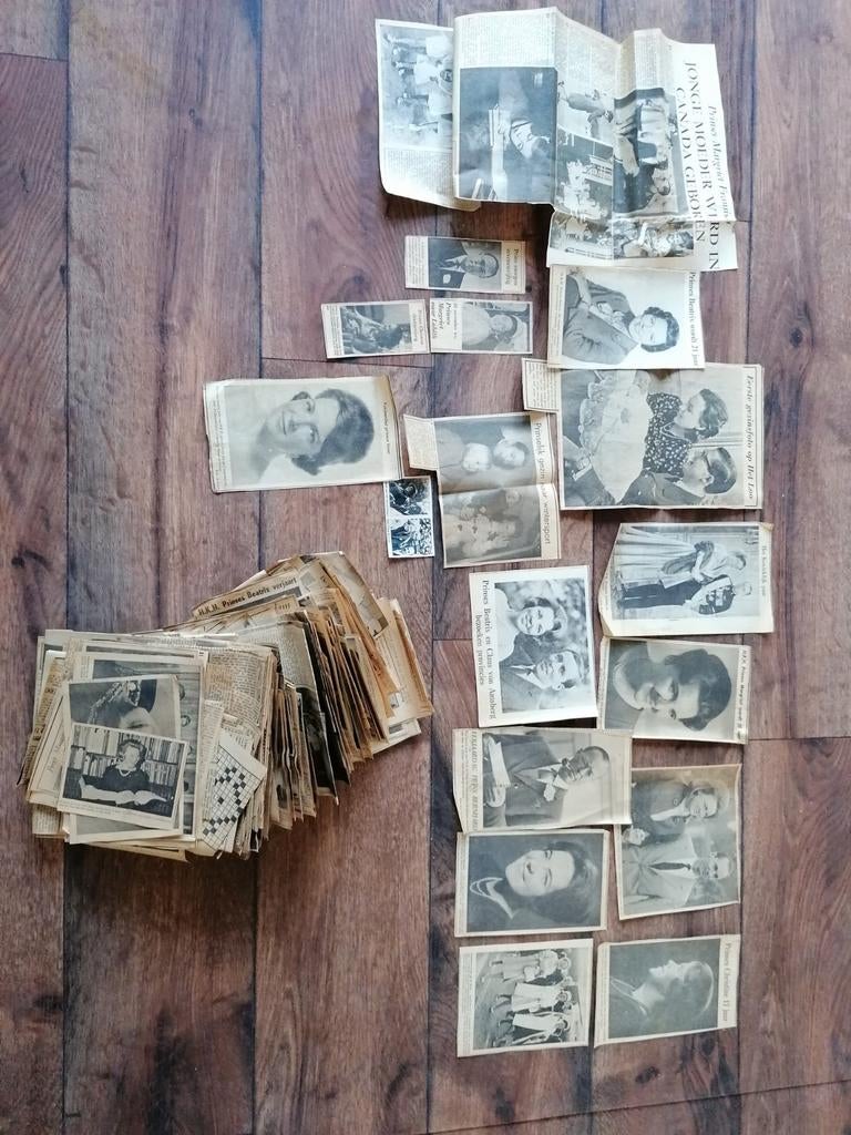 Heel veel Oude Krantenknipsels Koninklijk Huis jaren 60, Verzamelen, Koninklijk Huis en Royalty, Ophalen of Verzenden, Gebruikt