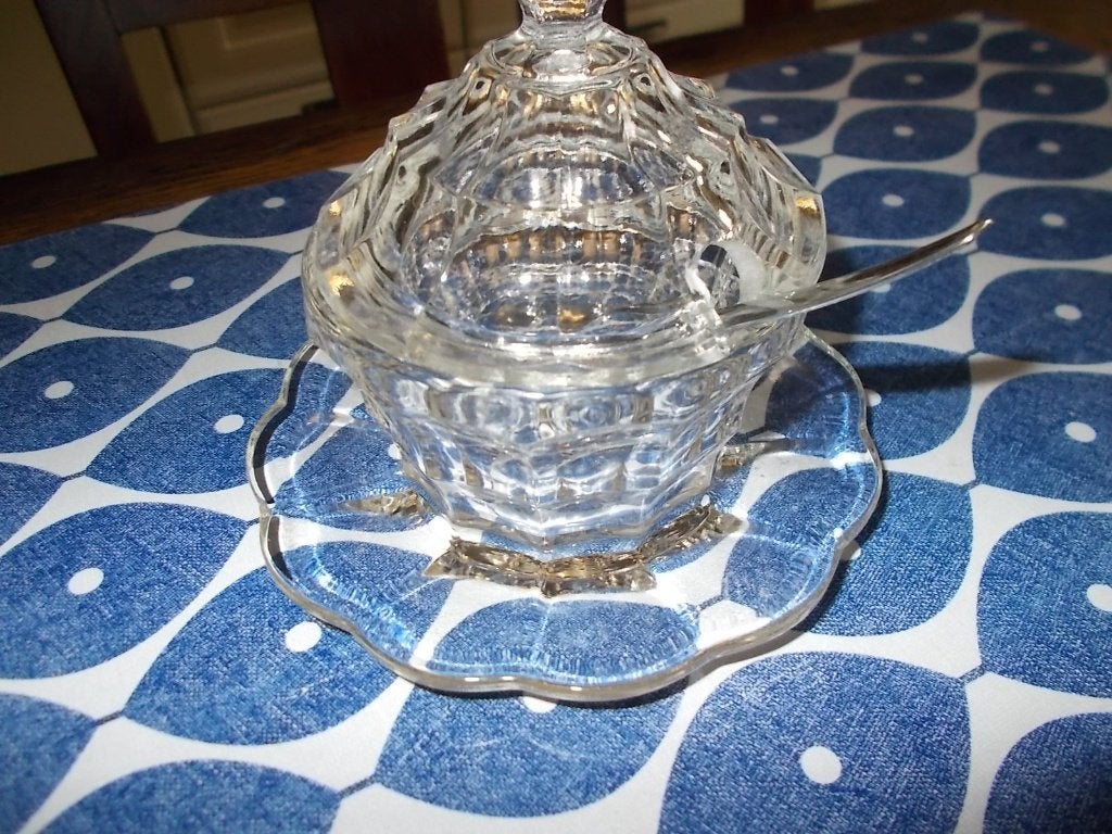 Glazen suikerpot of jamschaaltje met lepel en schoteltje, Antiek en Kunst, Ophalen of Verzenden
