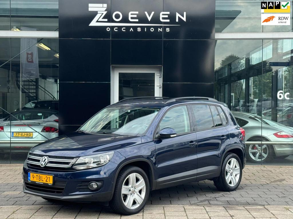 Volkswagen Tiguan 1.4 TSI Comfort&Design Edition, Voorwielaandrijving, Euro 5, Gebruikt, Zwart