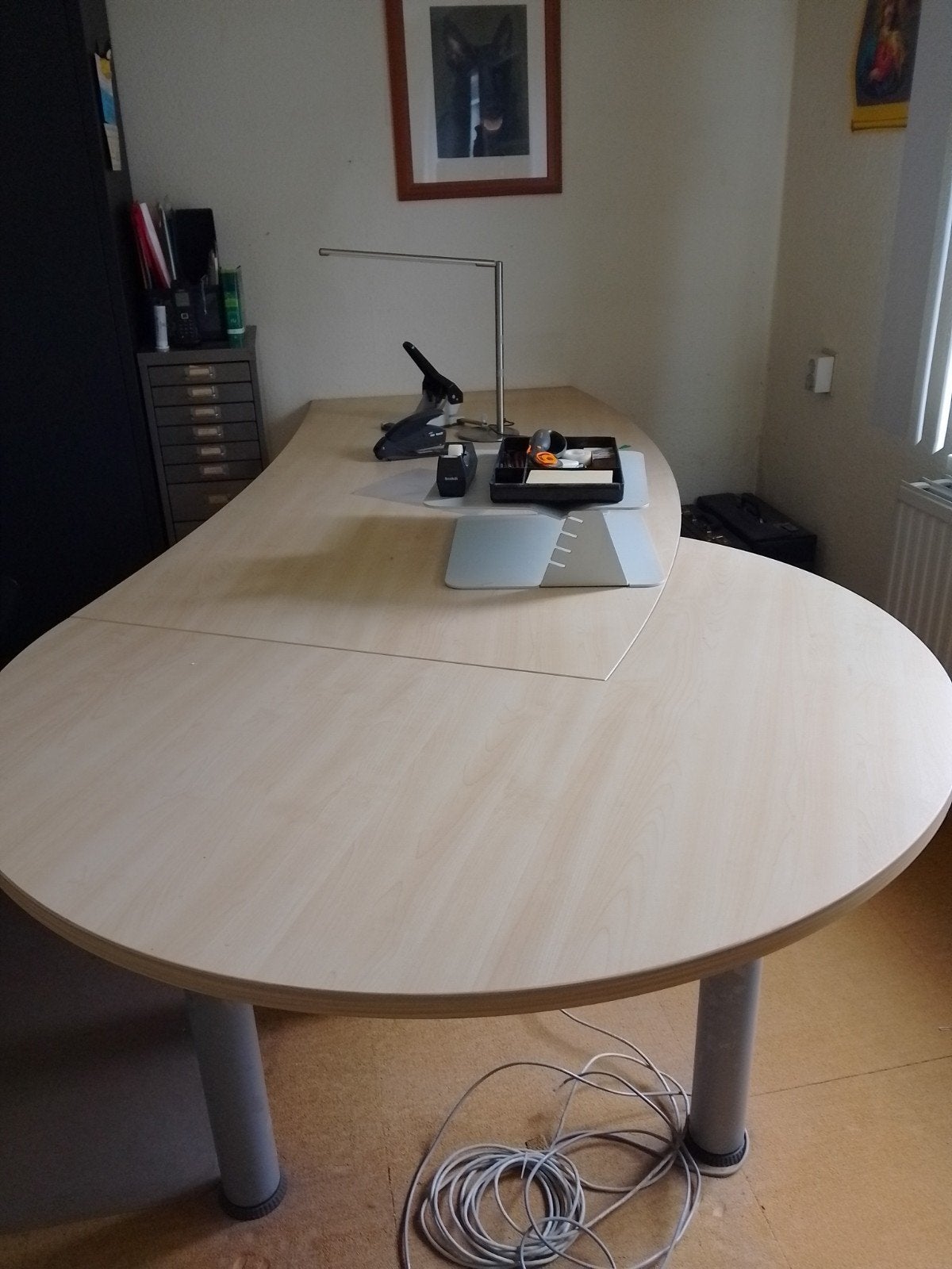 Modern bureau massief houten blad en stalen poten, Ophalen, Gebruikt