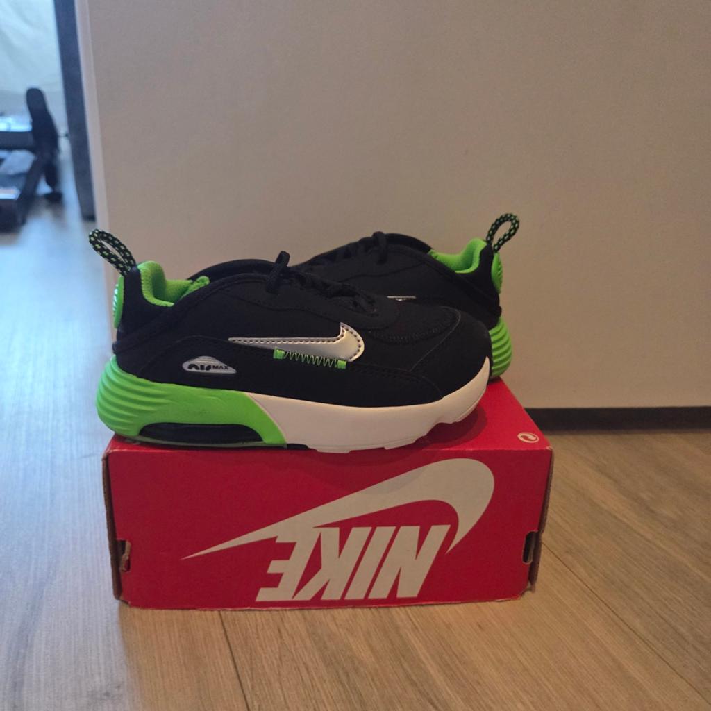 Nike Air Max 2090 sneakers - Zwart/Groen - Maat 23.5, Kinderen en Baby's, Kinderkleding | Schoenen en Sokken, Ophalen, Nieuw, Nike