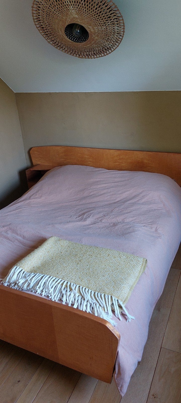 Vintage bed 130 x 190 incl zo goed als nieuw matras, Ophalen, Zo goed als nieuw, Twijfelaar, Vintage