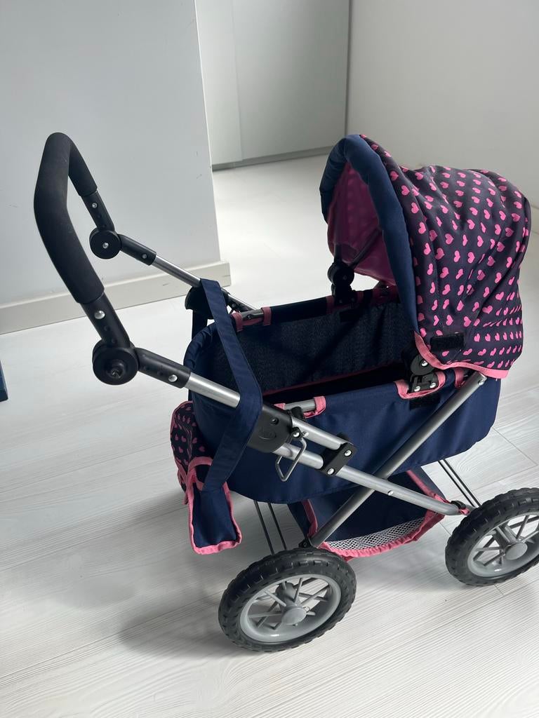 Poppenwagen zoekt nieuws poppenmoeder. Donkerblauw, hartjes, Ophalen, Gebruikt, Babypop