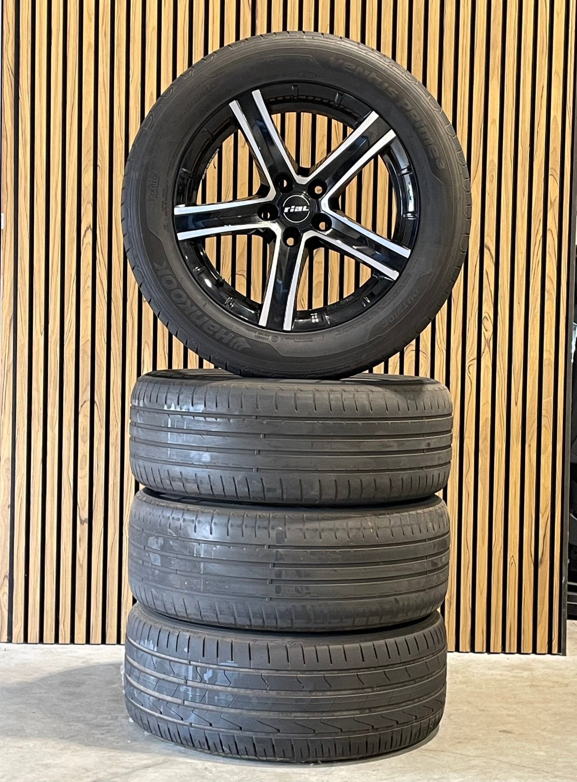 17 inch Volkswagen Transporter zomerset Hankook, Ophalen, Banden en Velgen, 17 inch, 235 mm