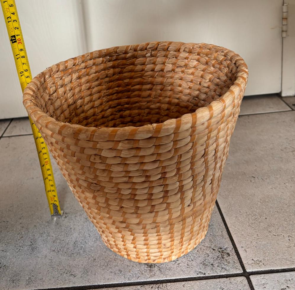 Decoratieve rieten mand: prullenbak of plantenbak, Ophalen, Gebruikt, Minder dan 10 liter, Riet