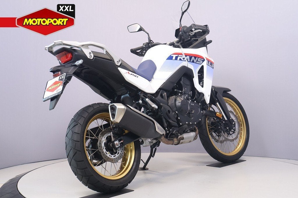 Honda XL 750 TRANSALP (bj 2026), Motoren, Motoren | Honda, Honda Motor Europe Ltd, Bedrijf, Toermotor, Customer.service@honda-eu.com
