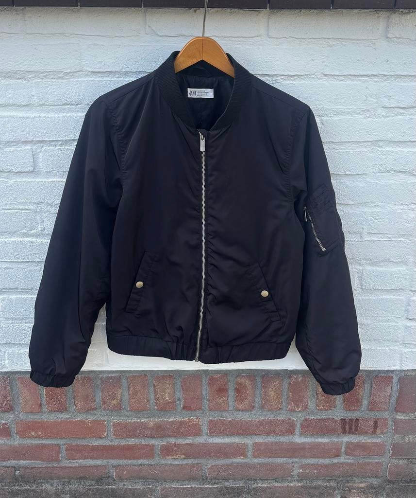 Bomberjack H&M – maat 158 (12-13 jaar) – zwarte jas zomer, Ophalen of Verzenden, Meisje, Jas