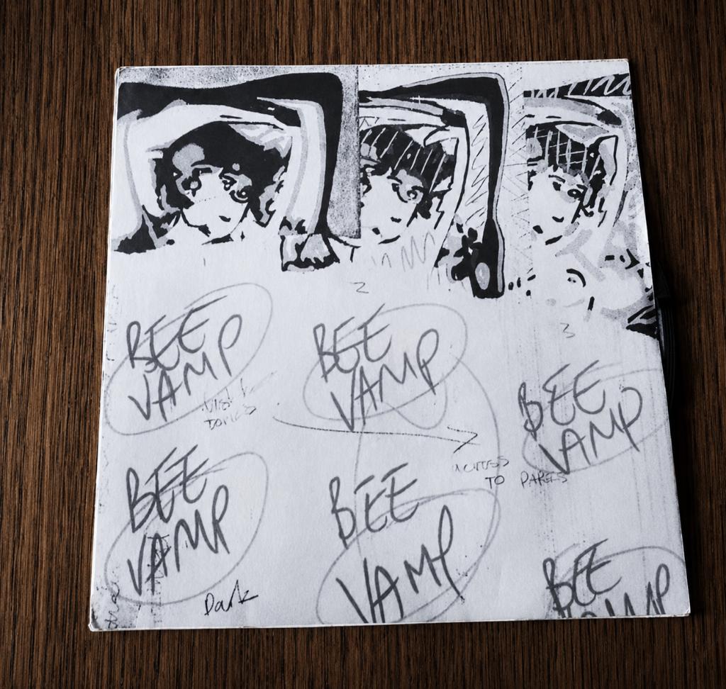 original single-bee vamp-valium girls- *1981*, Fotohoes, Overige genres, 7 inch, Ophalen of Verzenden