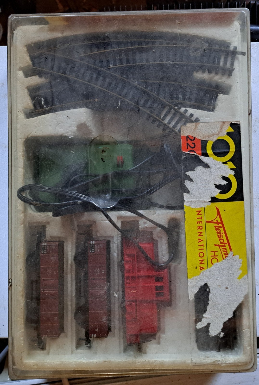 Leuke Fleischmann treinset met rode locomotief en wagons, Gelijkstroom, Fleischmann, Ophalen of Verzenden, Gebruikt