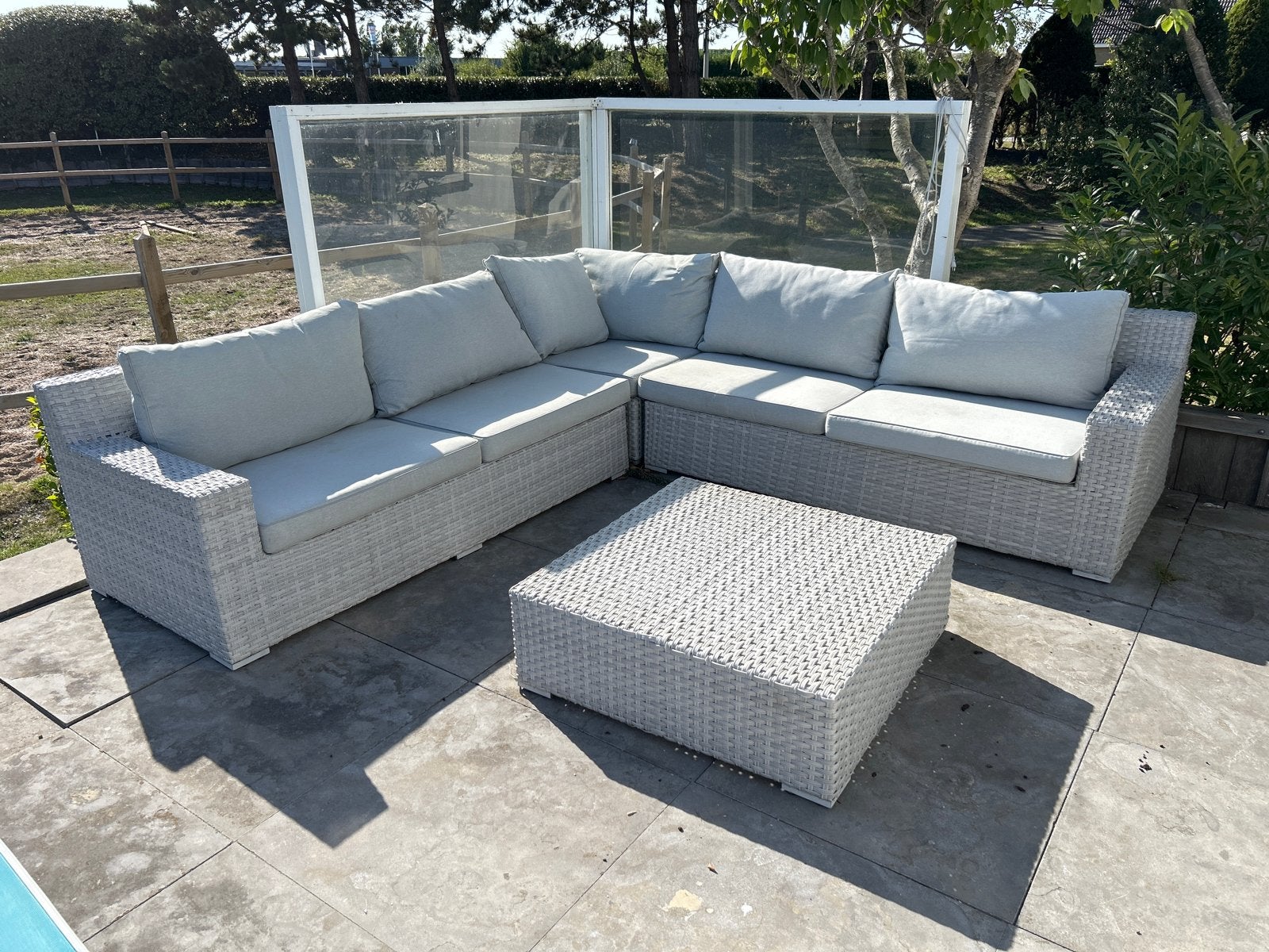 Witte Wicker Loungeset Kees Smit met Grijze Kussens, Tuin en Terras, Tuinsets en Loungesets, Ophalen, Gebruikt, Meer dan 8 zitplaatsen