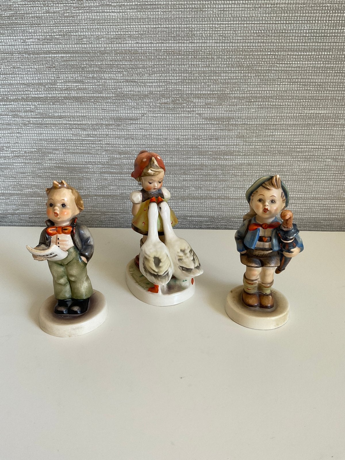 3 Hummel beeldjes, Verzamelen, Beelden en Beeldjes, Ophalen, Zo goed als nieuw, Hummel
