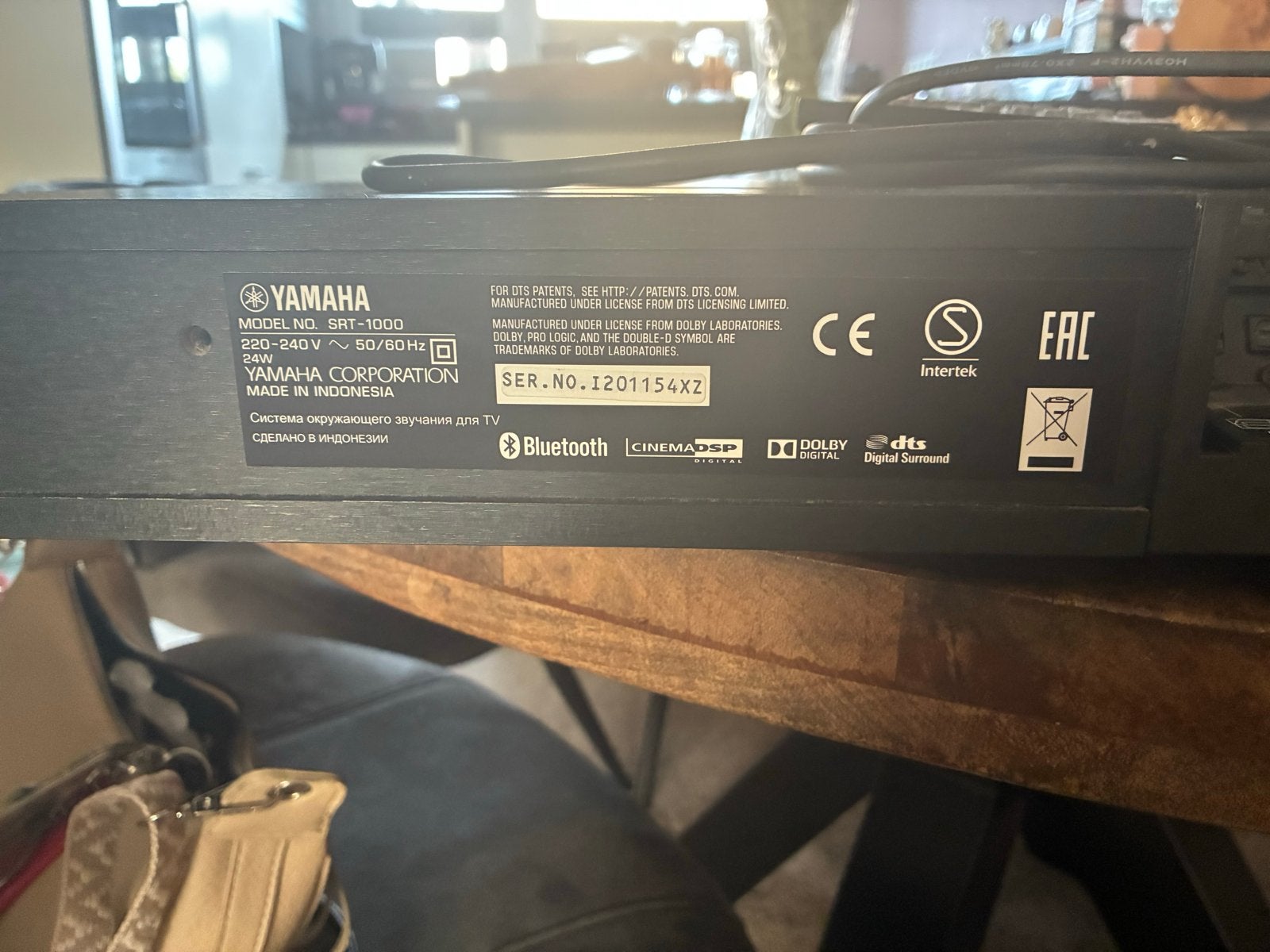 Foto 3 van Yamaha SRT-1000 Soundbar met Bluetooth en optische kabel