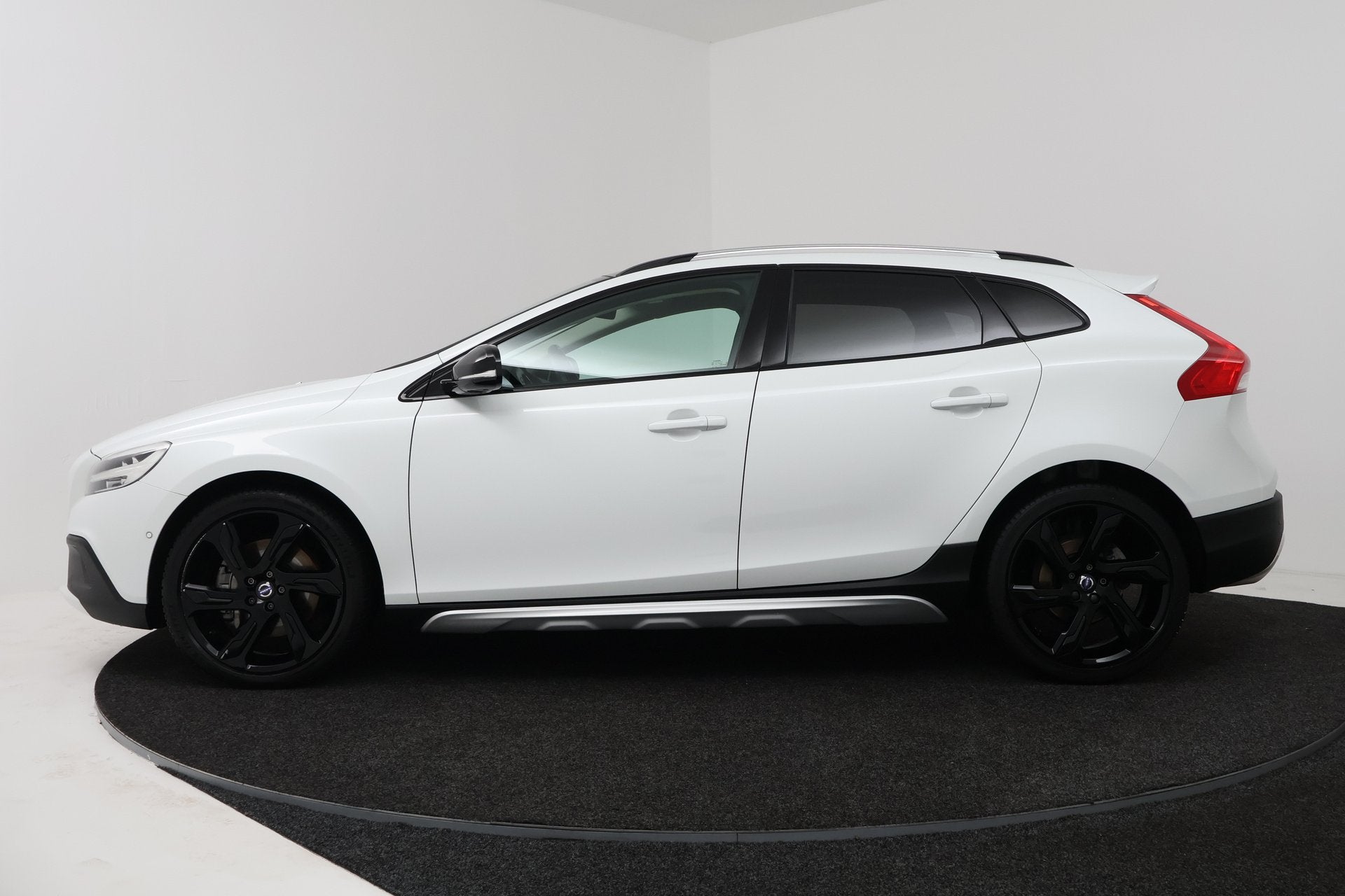 Volvo V40 Cross Country 1.5 T3 Dynamic Edition (PANORAMADAK,, Auto's, 4 cilinders, 700 kg, Leder en Stof, Wit