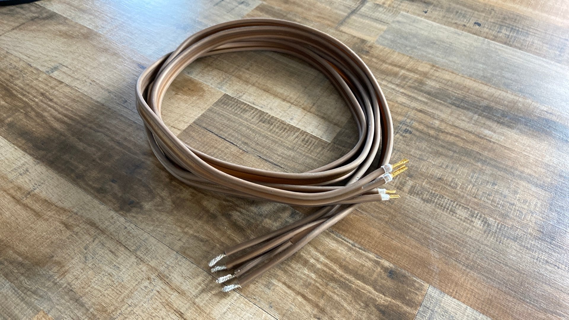Van den Hul D352 Hybrid 2x2 mtr + 2x 3 mtr luidsprekerkabel, Ophalen of Verzenden, Zo goed als nieuw, Luidsprekerkabel