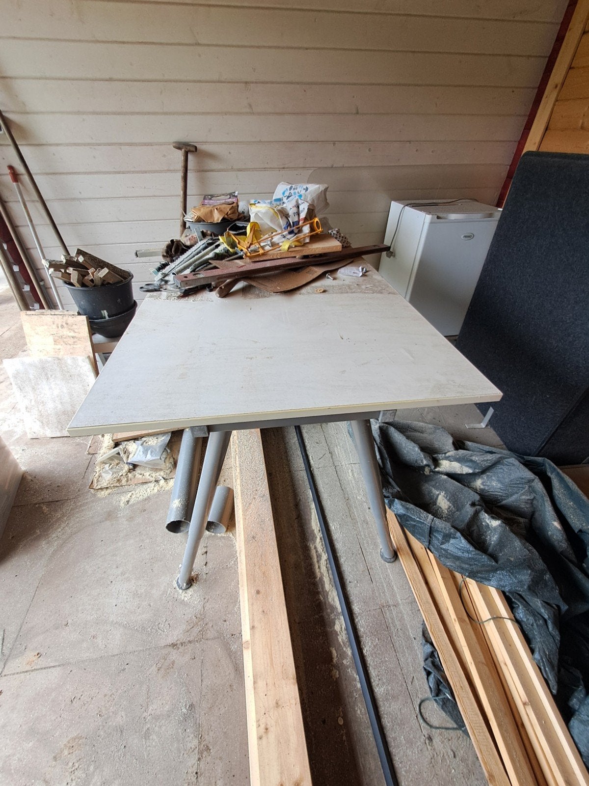 IKEA bureau met verstelbare poten, 1,65meter lang, Overige typen, 165 cm, 80 cm, Ophalen of Verzenden