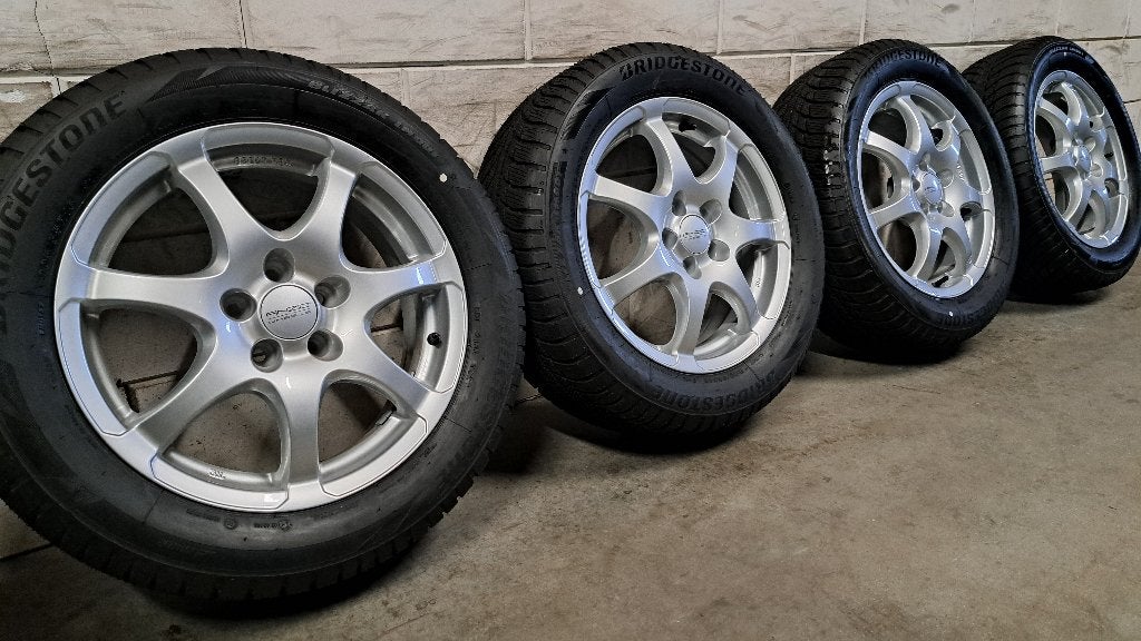 Nieuwe banden & nieuwe velgen Avensis CT200h 205/55/16, Auto-onderdelen, Banden en Velgen, 16 inch, Banden en Velgen, Nieuw, Personenwagen