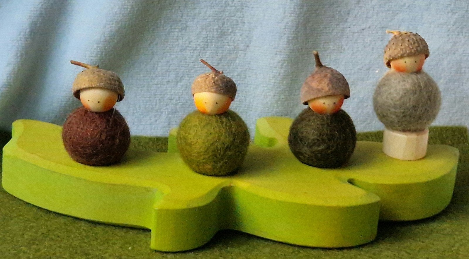 Vrije School Seizoenstafel jaarring eikel popje herfsttafel, Verzenden, Nieuw, Figuurtje(s), Wolvilt