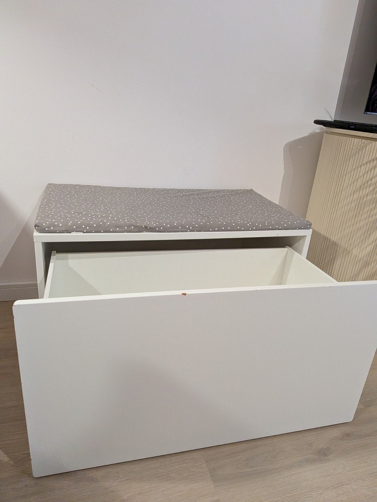Ikea smastad speelgoedkist, Ophalen
