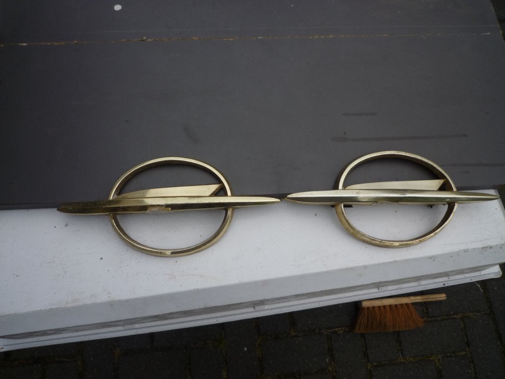 Opel Kapitan motorkap embleem 1324202, Auto diversen, Ophalen of Verzenden