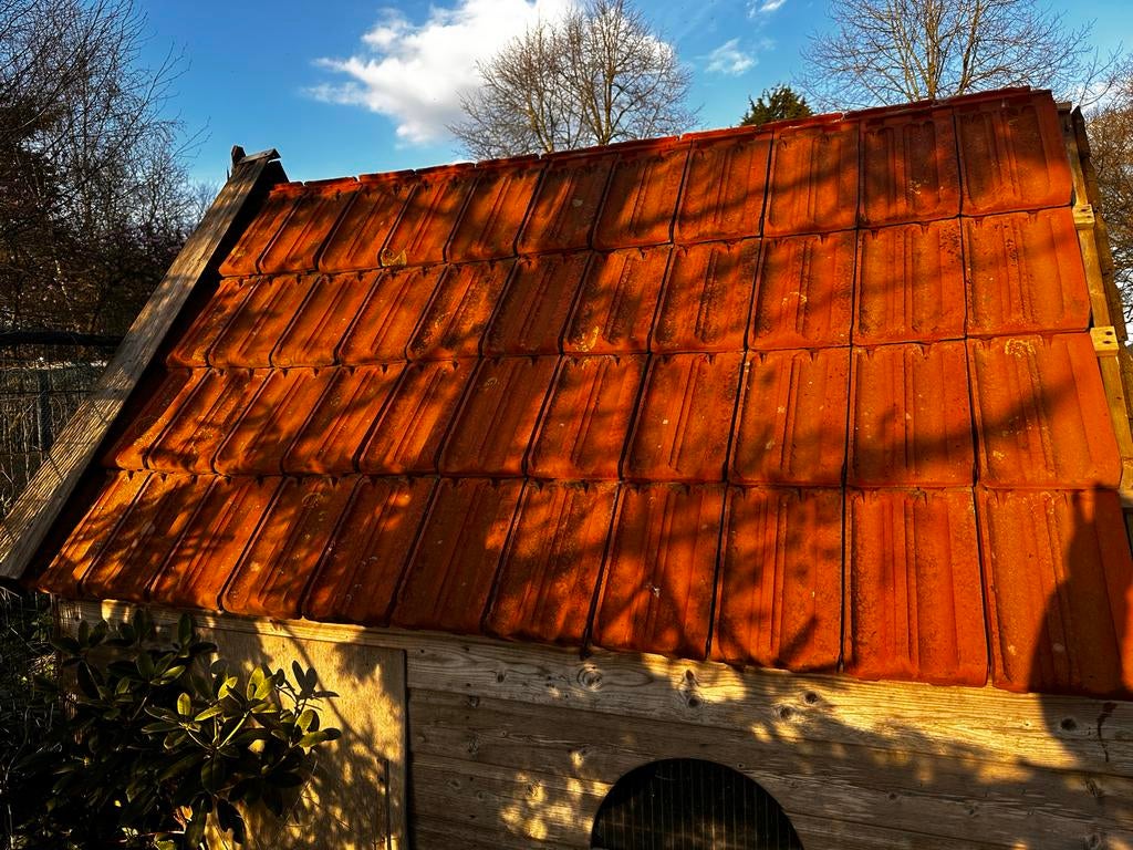 88 rode gebakken oude dakpannen, Doe-het-zelf en Verbouw, Dakpannen en Dakbedekking, Ophalen, Gebruikt, Steen of Klei, 5 tot 10 m²