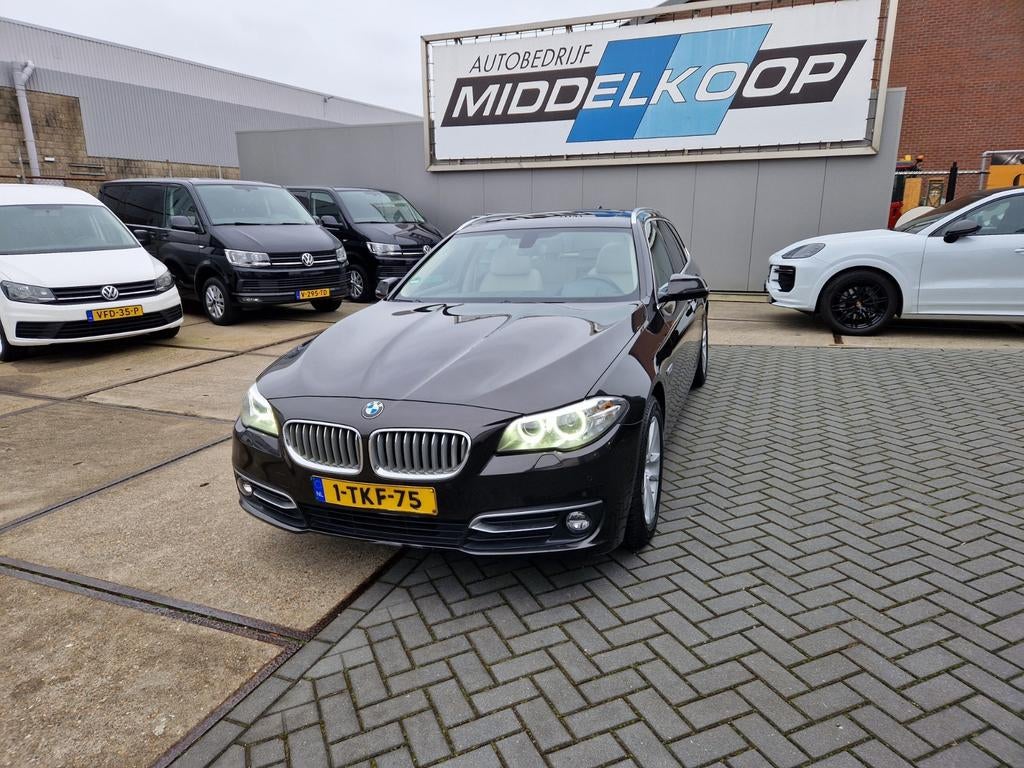BMW 5-Serie 520I 135KW Touring Aut8 2014 Bruin, 4 cilinders, Bluetooth, Stationwagon, Particulier