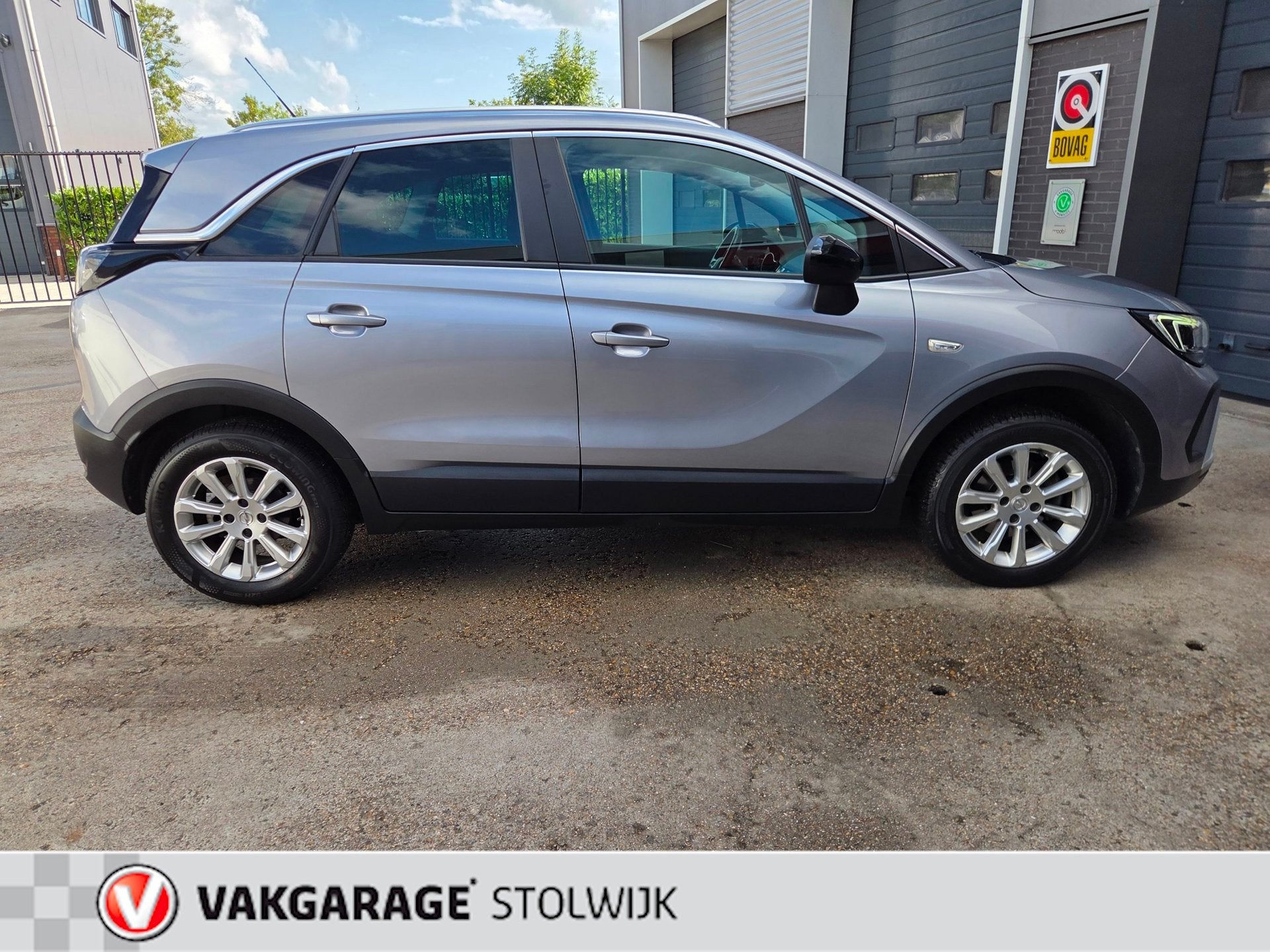 Opel Crossland 1.2 Turbo Elegance Automaat, Stoel en stuur v, Auto's, 840 kg, Gebruikt, 1199 cc, Leder en Stof