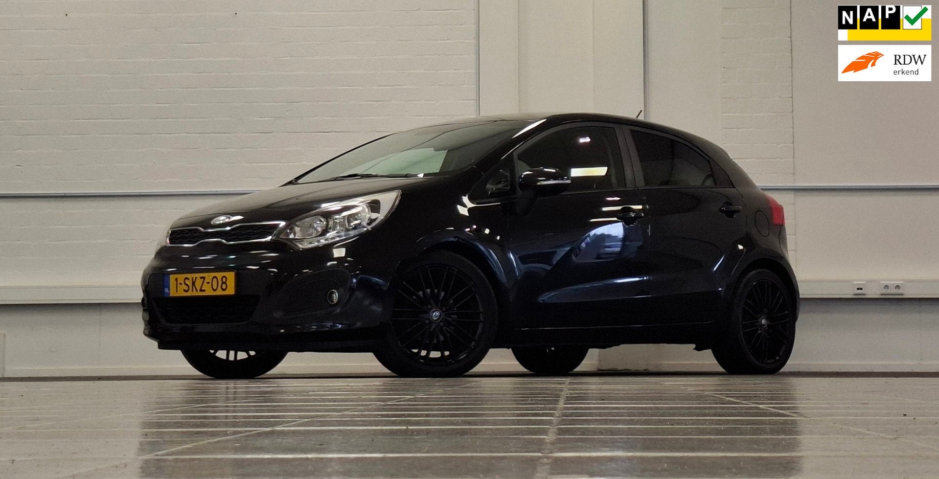 Kia Rio 1.2 CVVT Super Pack 2e Eigenaar Android auto Clima 1, Zwart, 4 cilinders, Zwart, Origineel Nederlands