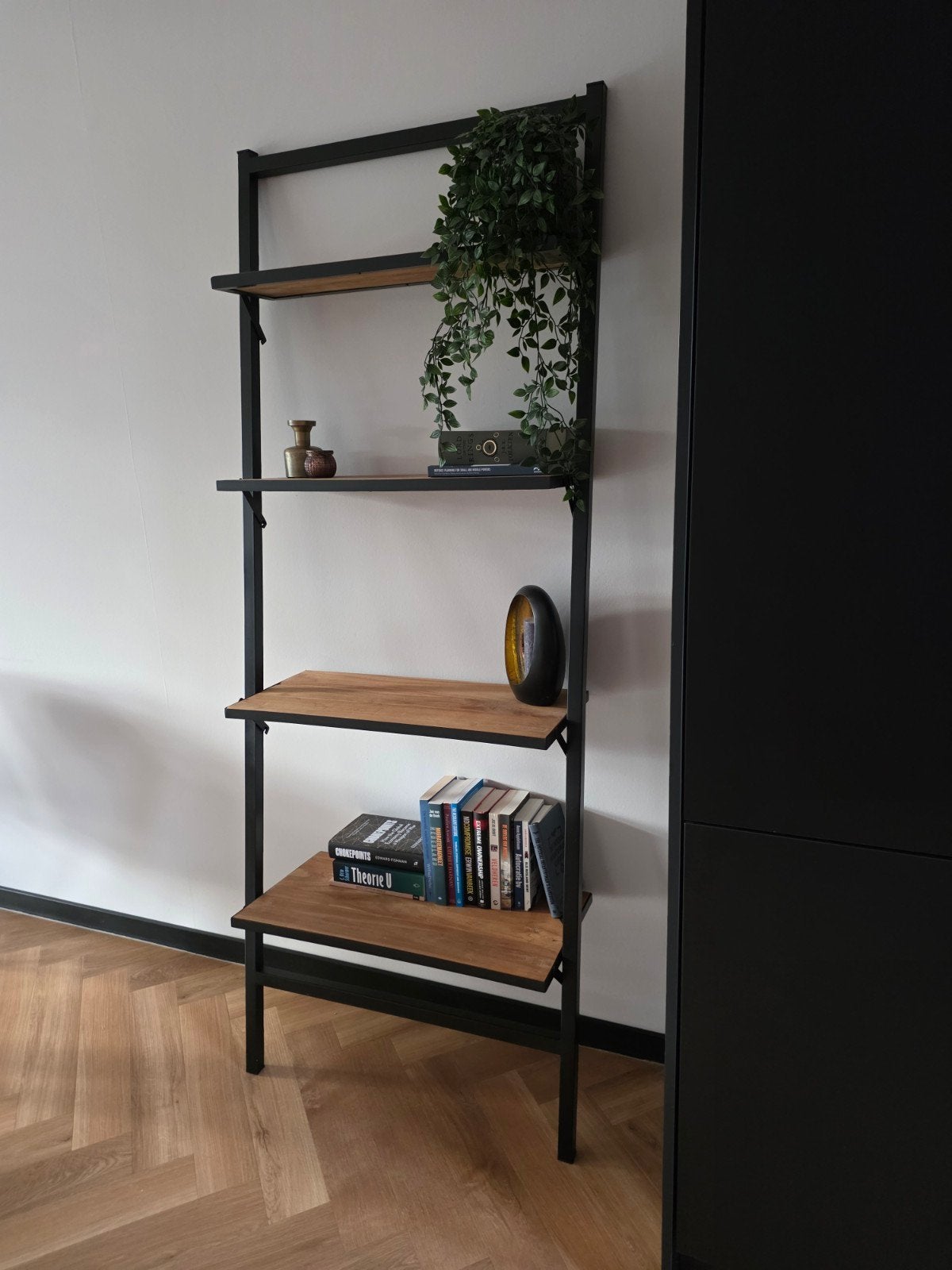 Industriële zwevende Boekenkast met Houten Planken, Ophalen, Zo goed als nieuw