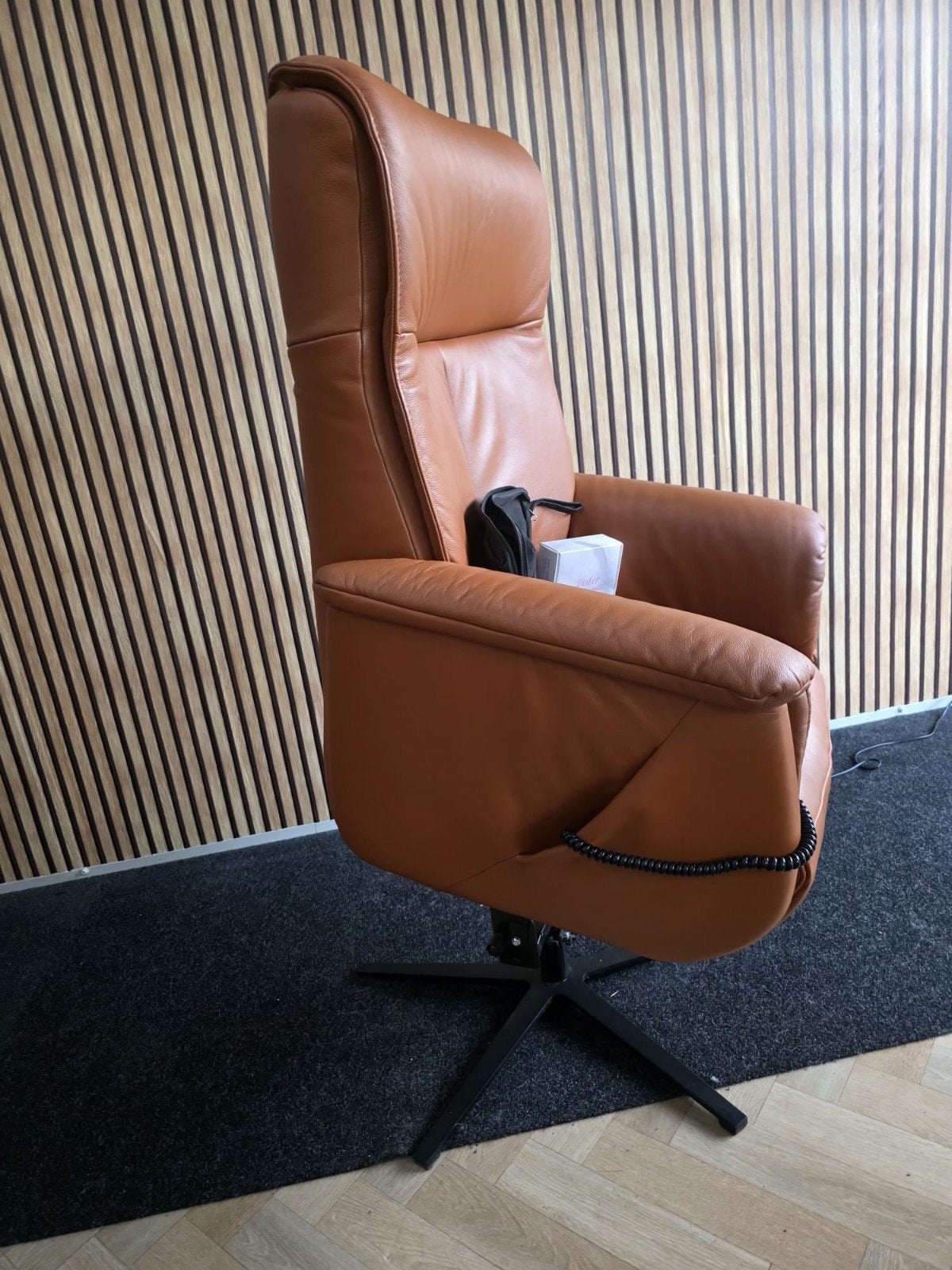 Prominent sta op relaxfauteuil leer cognac medium, Ophalen of Verzenden, Zo goed als nieuw, Leer, 50 tot 75 cm
