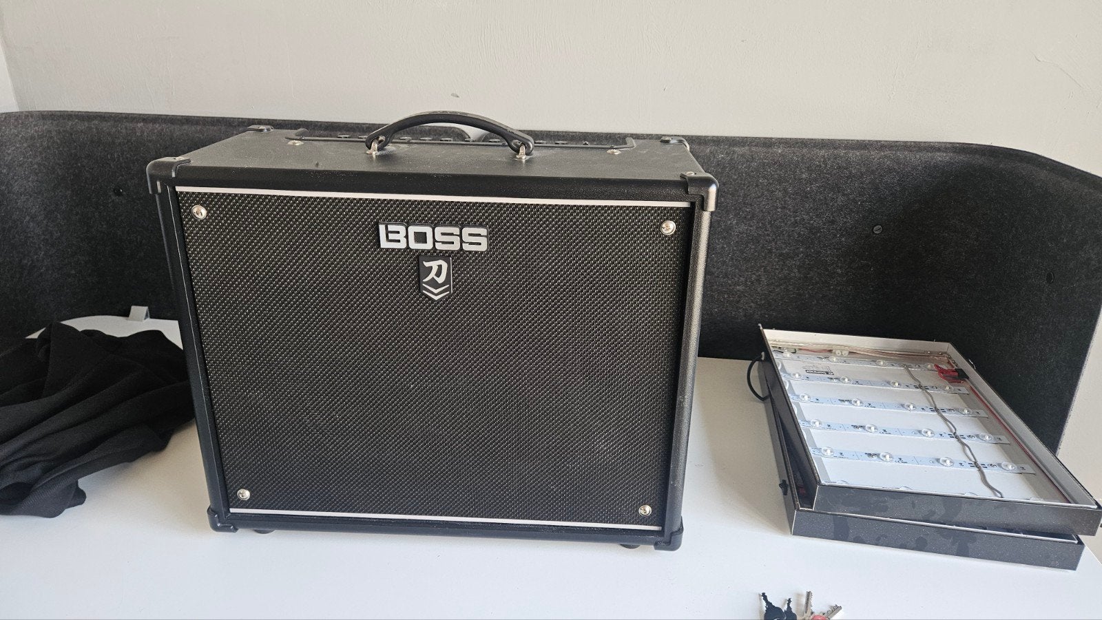 Boss Katana 100 Watt MkII - Lichte optische schade, Verzenden, Gebruikt, 100 watt of meer