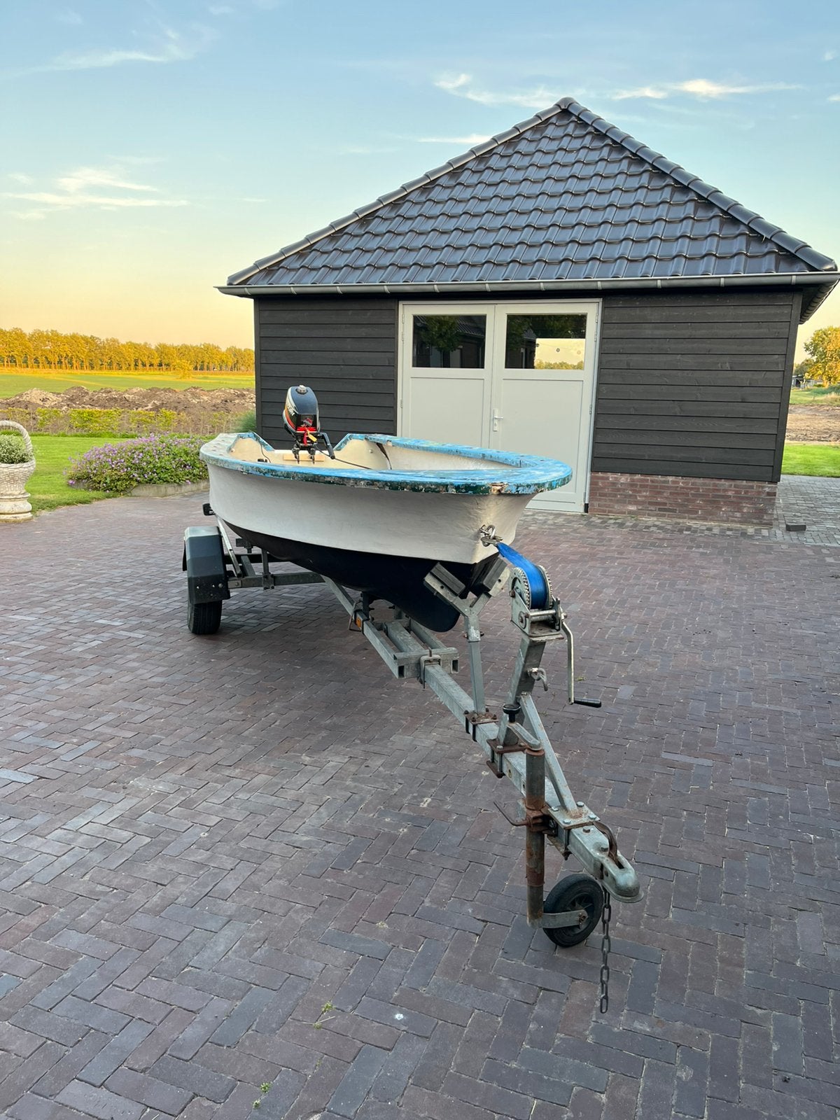 Trailer en moter 4 pk 2 takt + boot, Ophalen, Gebruikt, Overige typen, Motorboot