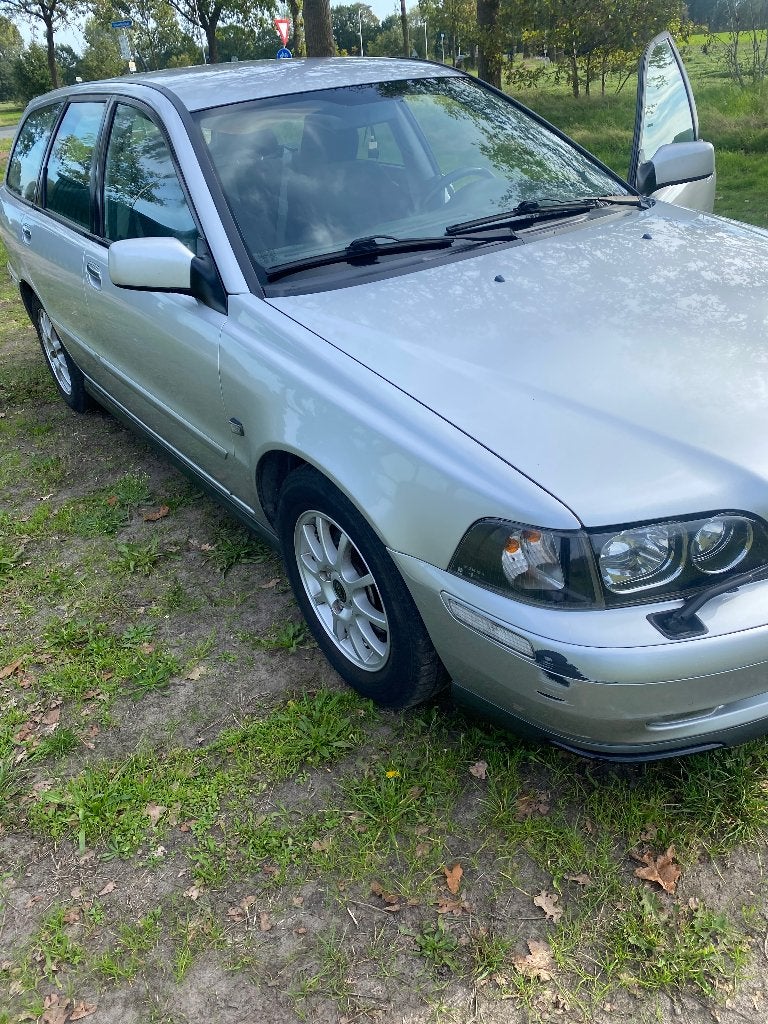 Volvo V40 2.0 I 16V 2004 Grijs, Auto's, Voorwielaandrijving, 4 cilinders, Stationwagon, Handgeschakeld