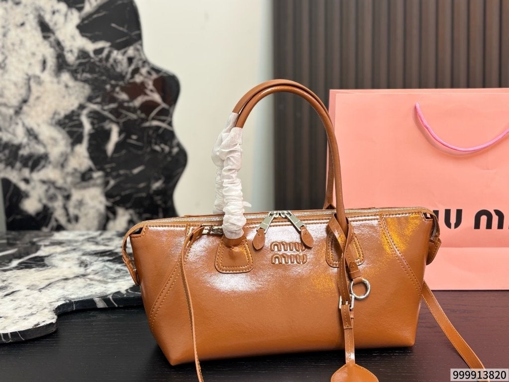 Miu Miu-bowlingtas van lakleer, Verzenden, Nieuw, Zwart, Handtas