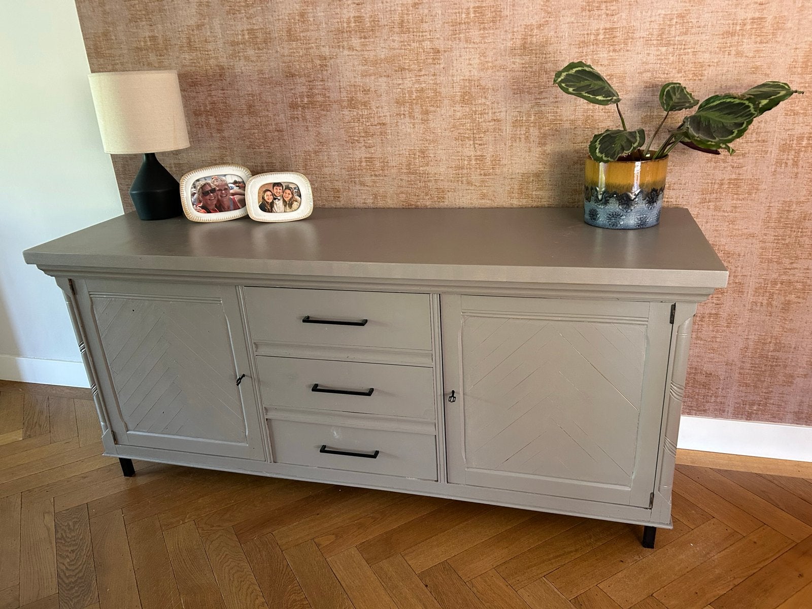 Stijlvol dressoir met lades en deuren - Grijs, Huis en Inrichting, Kasten | Dressoirs, Gebruikt, 150 tot 200 cm, Ophalen of Verzenden