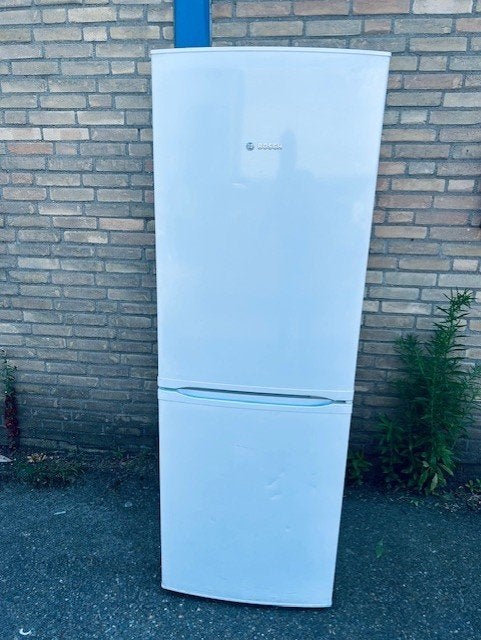 Nette Bosch KoelvriesCombinatie NoFrost A+ & Bezorgen !, Witgoed en Apparatuur, Koelkasten en IJskasten, Ophalen, Gebruikt, 200 liter of meer