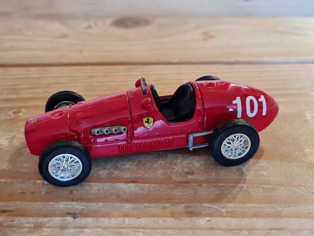 Ferrari 1952 500 F2 1:35 Classico Collezione, Ophalen of Verzenden, Zo goed als nieuw, Auto