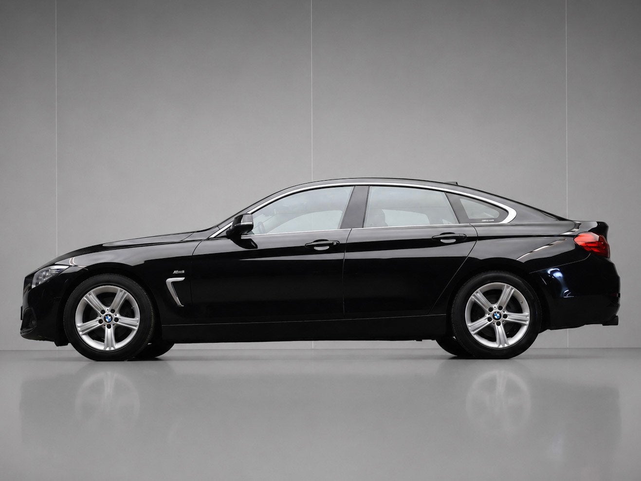 BMW 4-serie Gran Coupé 418i Centennial Executive Sport (NAV, Auto's, Automaat, Gebruikt, Euro 6, Leder en Stof