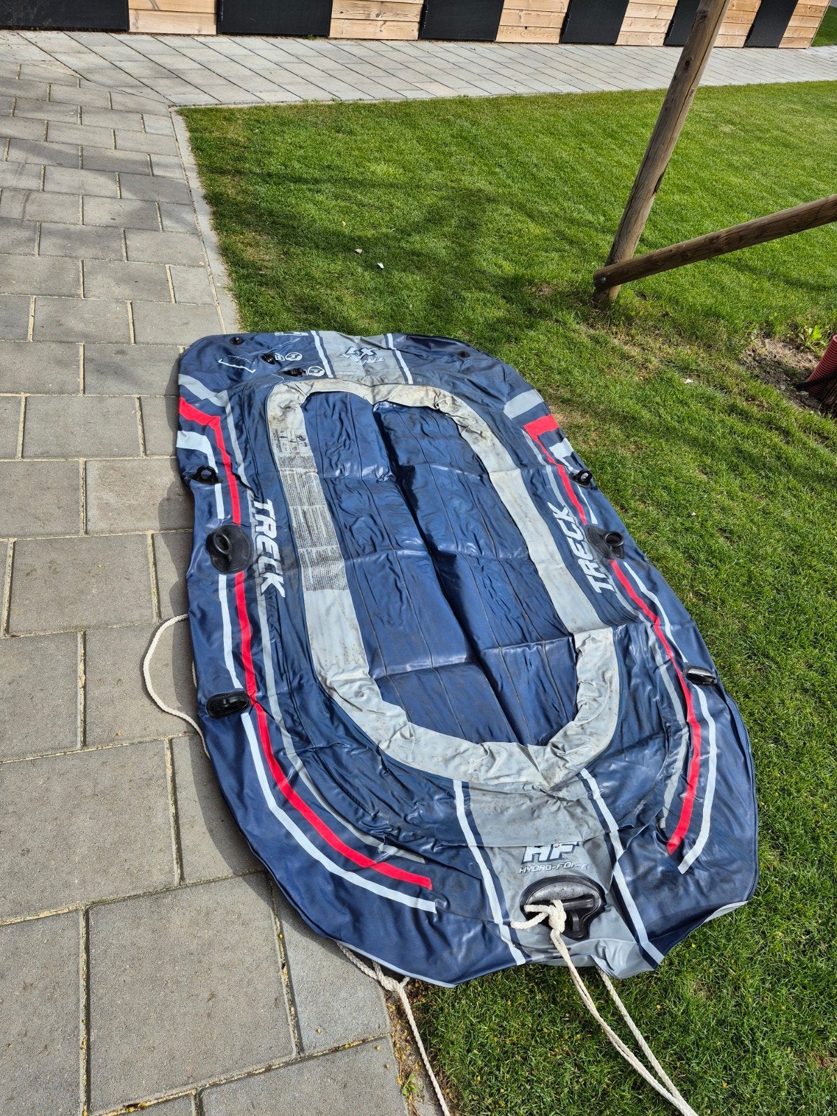 Intex opblaasboot 2.2m met kleine lekkage in de bodem, Ophalen, Gebruikt