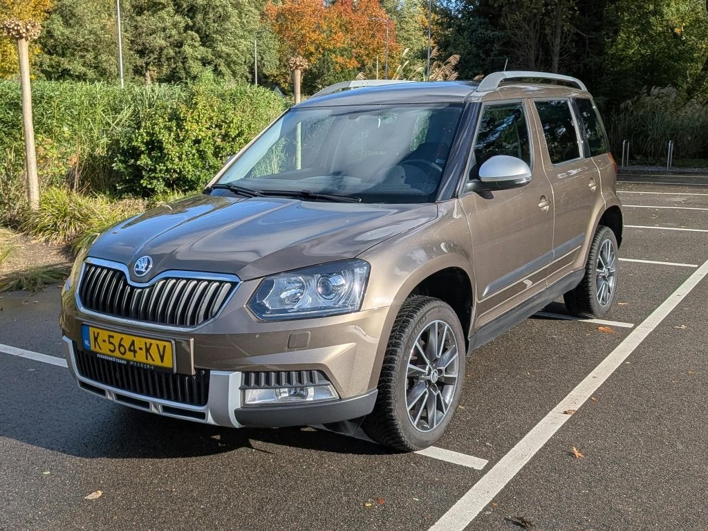 Skoda Yeti 1.2 TSI 81KW (110PK) 2016 dealer onderhouden, Auto's, Voorwielaandrijving, Dealer onderhouden, Stof, 4 cilinders