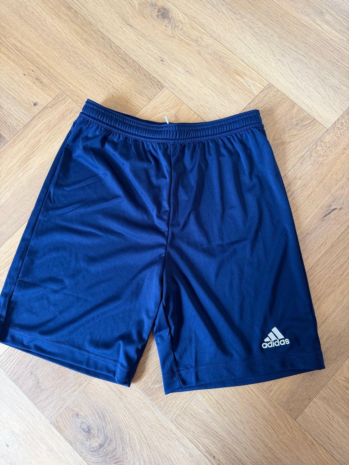 Adidas sportshort – maat 164 / 13-14 jaar, Kinderen en Baby's, Kinderkleding | Maat 146, Ophalen of Verzenden, Nieuw, Jongen of Meisje