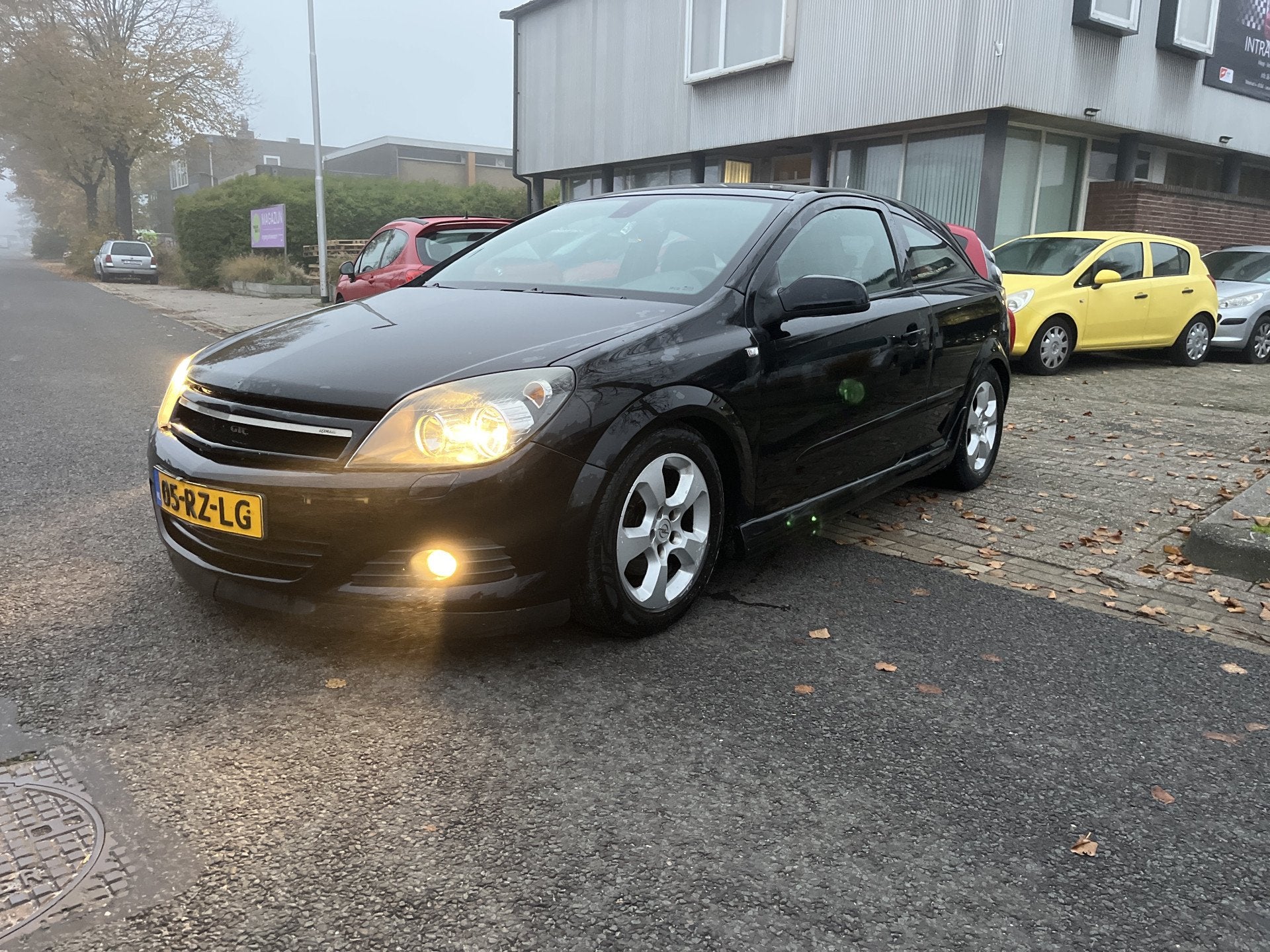 Opel Astra GTC 1.8 Sport. Lederen bekleding,Airco Goed rijde, Gebruikt, 4 cilinders, 1165 kg, 1796 cc