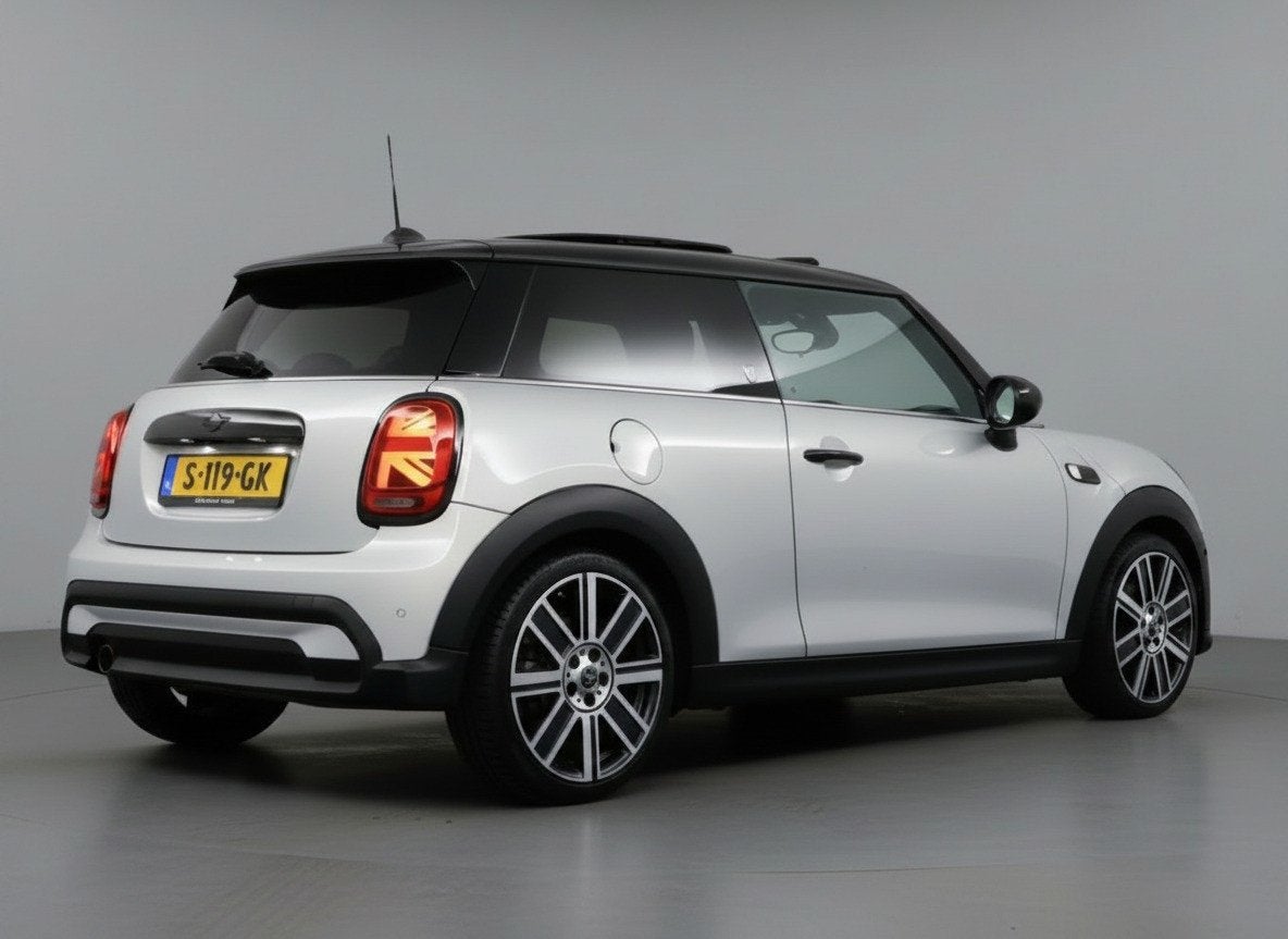 MINI Cooper 1.5 YOURS Edition | Pano | Leer | NAVI | DAB+ |, Auto's, 136 pk, Gebruikt, 4 stoelen, 49 €/maand